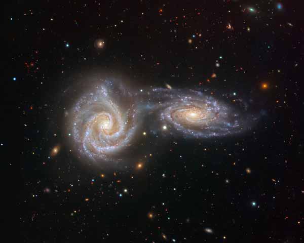 Galaksi Arp 271, NGC 5426, NGC 5427 diabadikan dari teleskop VLT