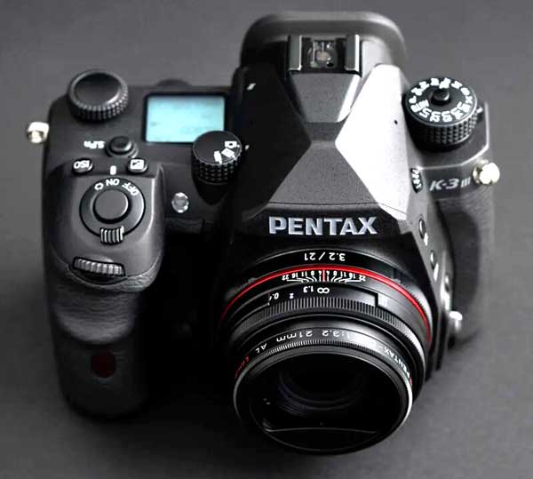 Pentax K-3 III Monochrome camera hitam putih