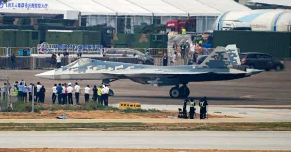 Jet siluman Rusia Pak Fa SU 57 di China Air Show